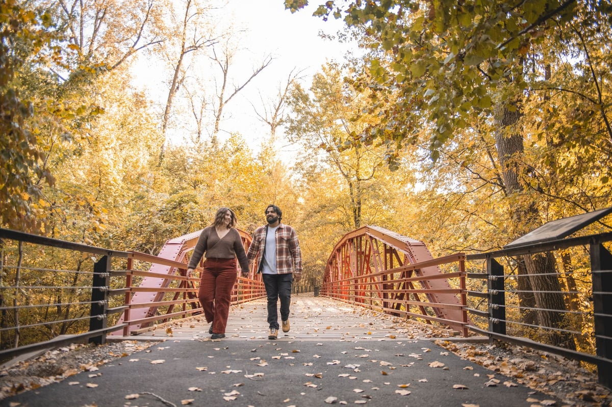 Livin_Imagery_E_Is_for_everyone_fall_couple_portrait_102023_17-min